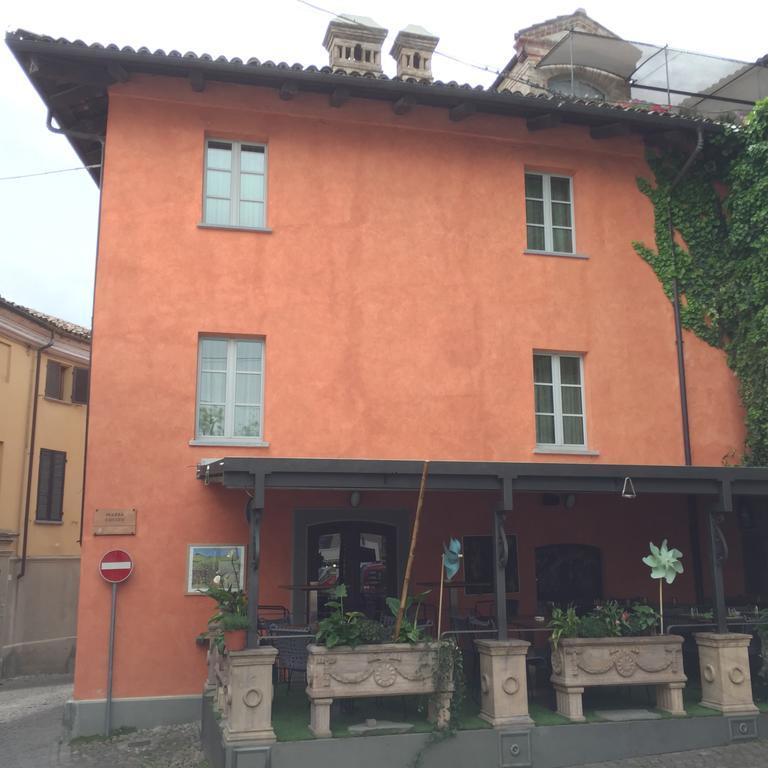 Hotel Castelbourg Neive Exterior foto
